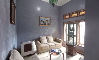 Rumah Mewah Full Jati di Perumahan Gawanan Colomadu