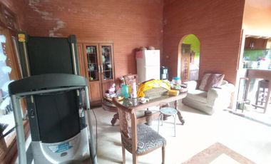 Rumah Mewah Full Jati di Perumahan Gawanan Colomadu