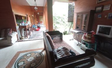 Rumah Mewah Full Jati di Perumahan Gawanan Colomadu