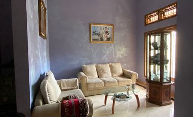 Rumah Mewah Full Jati di Perumahan Gawanan Colomadu