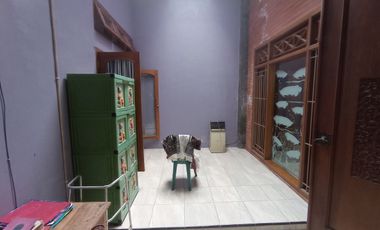 Rumah Mewah Full Jati di Perumahan Gawanan Colomadu