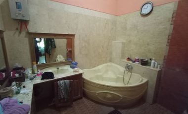 Rumah Mewah Full Jati di Perumahan Gawanan Colomadu