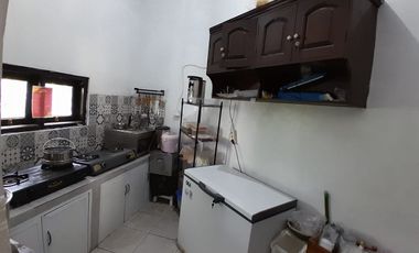 Rumah Hunian Dan Tempat Usaha Tengah Kota Karangasem Solo