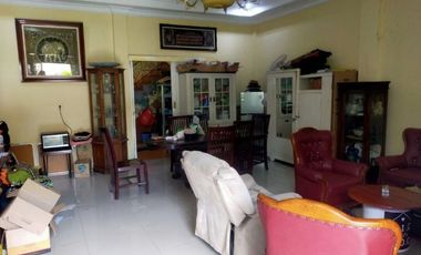 Rumah Hunian Dan Tempat Usaha Tengah Kota Karangasem Solo