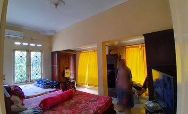 Rumah Hunian Dan Tempat Usaha Tengah Kota Karangasem Solo