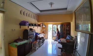 Rumah Hunian Dan Tempat Usaha Tengah Kota Karangasem Solo