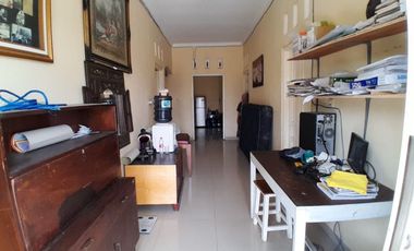 Rumah Hunian Dan Tempat Usaha Tengah Kota Karangasem Solo