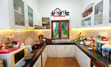 Rumah Second Furnish Tengah Kota Banyuanyar Solo