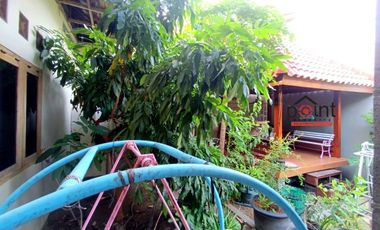 Rumah Second Furnish Tengah Kota Banyuanyar Solo