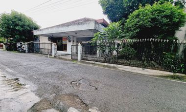 Rumah Second Hitung Tanah Tengah Kota Manahan Solo
