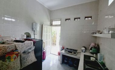 Rumah Nyaman Asri Dan Luas Mangkubumen Solo