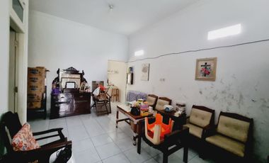 Rumah Nyaman Asri Dan Luas Mangkubumen Solo