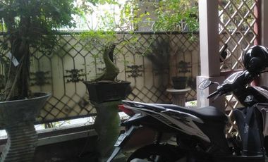 Rumah bagus nyaman asri strategis tengah kota Solo