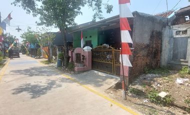 Dalam Komplek ! Rumah Bahan Hitung Tanah 1,5 Lantai Full Bata Merah