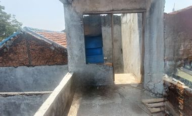 Dalam Komplek ! Rumah Bahan Hitung Tanah 1,5 Lantai Full Bata Merah