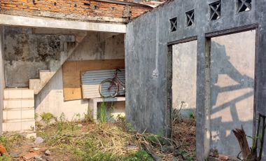 Dalam Komplek ! Rumah Bahan Hitung Tanah 1,5 Lantai Full Bata Merah