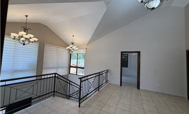 Se Alquila Casa con piscina en Camino de Cruces, Clayton