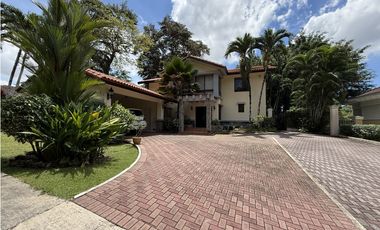 Se Alquila Casa con piscina en Camino de Cruces, Clayton