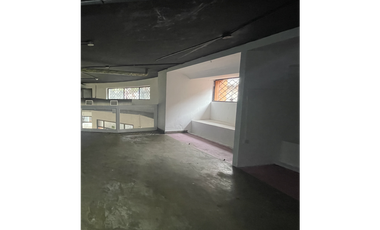 CASCO ANTIGUO / PH PLAZA CENTRAL / 240 M / FRENTE A VIA EN ESQUINA