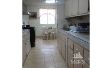CASA CON PATIO EN DON BOSCO EN $110,000