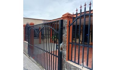 CASA CON PATIO EN DON BOSCO EN $110,000