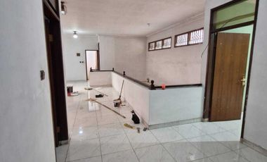 Rumah Taman Kopo Indah 1 Bagus 2 Lantai Siap HUNi Lokasi Mainroad