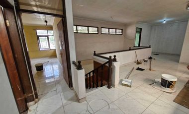 Rumah Taman Kopo Indah 1 Bagus 2 Lantai Siap HUNi Lokasi Mainroad