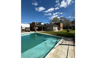 VENTA / CASA MODERNA CON GAS NATURAL / SIERRA DE LOS PADRES