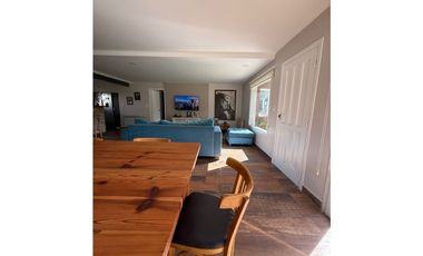 VENTA / CASA MODERNA CON GAS NATURAL / SIERRA DE LOS PADRES