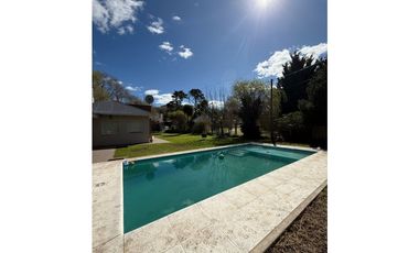 VENTA / CASA MODERNA CON GAS NATURAL / SIERRA DE LOS PADRES