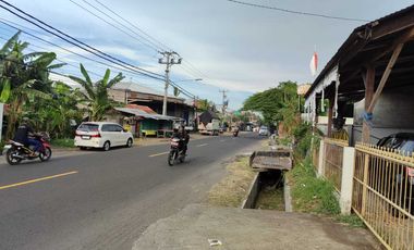 Toko + Gudang Lokasi Strategis Kawasan Perdagangan Di Jl. RayaSeririt