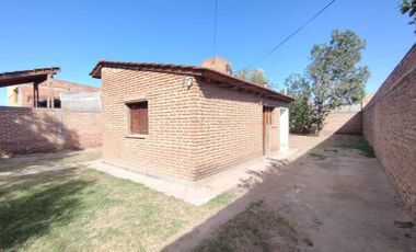 Casa en alquiler c/ cochera en Otros Barrios