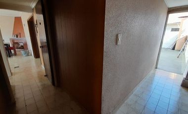 VENTA LOCAL (ex sandwichería) en EXCELENTE ubicación COMERCIALconvivienda AMPLIA en PLANTA ALTA. VENTA EN BLOCK