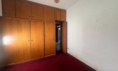 VENTA LOCAL (ex sandwichería) en EXCELENTE ubicación COMERCIALconvivienda AMPLIA en PLANTA ALTA. VENTA EN BLOCK