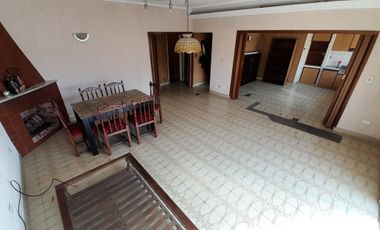 VENTA LOCAL (ex sandwichería) en EXCELENTE ubicación COMERCIALconvivienda AMPLIA en PLANTA ALTA. VENTA EN BLOCK