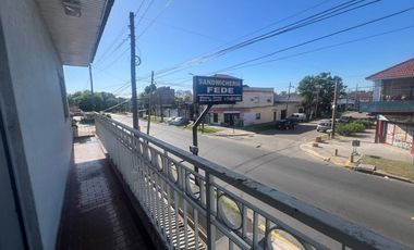 VENTA LOCAL (ex sandwichería) en EXCELENTE ubicación COMERCIALconvivienda AMPLIA en PLANTA ALTA. VENTA EN BLOCK