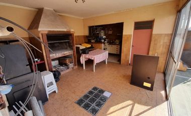 VENTA LOCAL (ex sandwichería) en EXCELENTE ubicación COMERCIALconvivienda AMPLIA en PLANTA ALTA. VENTA EN BLOCK