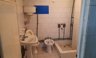 VENTA LOCAL (ex sandwichería) en EXCELENTE ubicación COMERCIALconvivienda AMPLIA en PLANTA ALTA. VENTA EN BLOCK