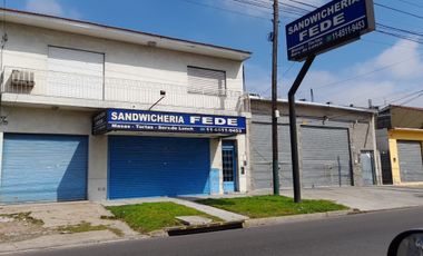 VENTA LOCAL (ex sandwichería) en EXCELENTE ubicación COMERCIALconvivienda AMPLIA en PLANTA ALTA. VENTA EN BLOCK