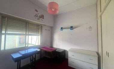 VENTA LOCAL (ex sandwichería) en EXCELENTE ubicación COMERCIALconvivienda AMPLIA en PLANTA ALTA. VENTA EN BLOCK