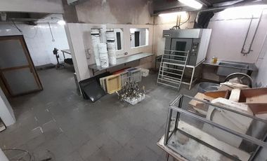 VENTA LOCAL (ex sandwichería) en EXCELENTE ubicación COMERCIALconvivienda AMPLIA en PLANTA ALTA. VENTA EN BLOCK