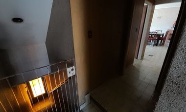 VENTA LOCAL (ex sandwichería) en EXCELENTE ubicación COMERCIALconvivienda AMPLIA en PLANTA ALTA. VENTA EN BLOCK