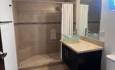 Casa en renta en Jardines de Santa Mónica, Cd. Juárez, Chihuahua.