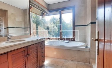 Casa en Arriendo en A pasos de universidad tecnica federico santa maria