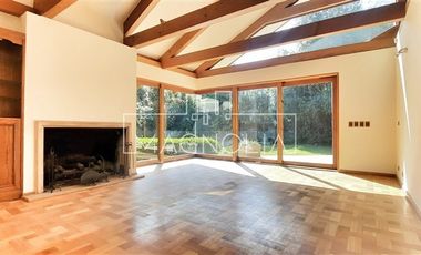 Casa en Arriendo en A pasos de universidad tecnica federico santa maria