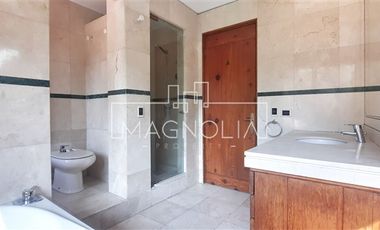 Casa en Arriendo en A pasos de universidad tecnica federico santa maria