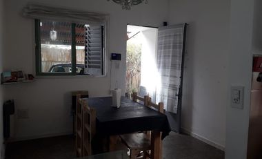 Casa en venta - 1 Dormitorio 1 Baño - Cochera - 180Mts2 - La Plata