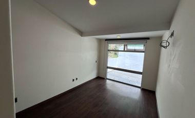 CASA REMODELADA EN VENTA EN LOMAS DEL RÍO