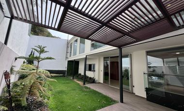 CASA REMODELADA EN VENTA EN LOMAS DEL RÍO