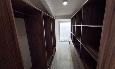 CASA REMODELADA EN VENTA EN LOMAS DEL RÍO